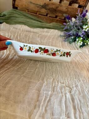 Vintage 1970s Sheffield Strawberries 'n Cream Stoneware Au Gratin Baking Dish